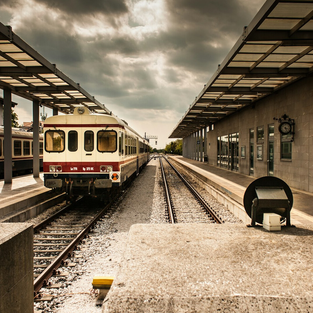 train platform conversation